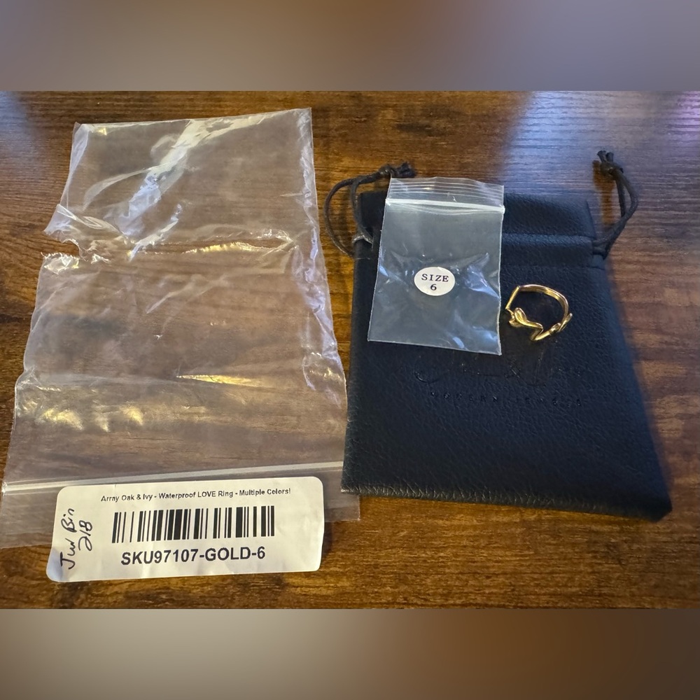 Oak & Ivy Waterproof Love Ring
